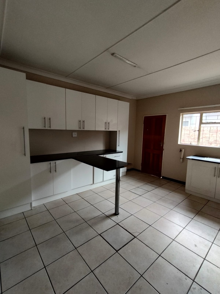 To Let 2 Bedroom Property for Rent in Potchefstroom North West
